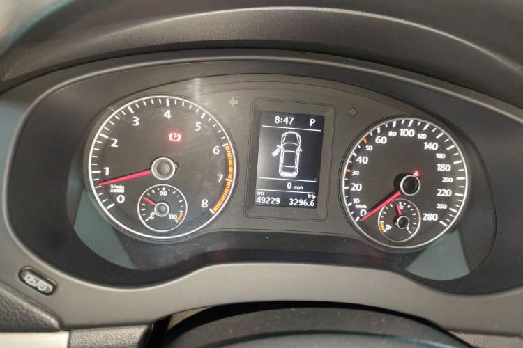 Used Volkswagen Sagitar 2014 Revised Version 1.4TSI Automatic Luxury Edition Instrument Cluster