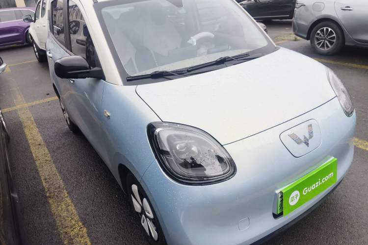 Used Wuling Hongguang MINIEV 2025 Four-Door Version Zhenxiang+ Edition Front Right 45 Deg