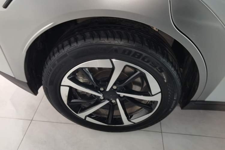 Used AION Y 2023 Younger Star Edition Right Rear Wheel Hub