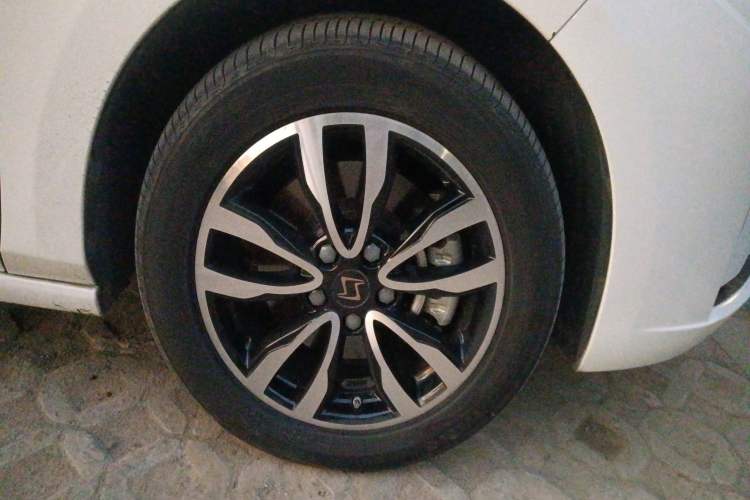 Used SOL E50A 2021 Deluxe Edition Right Front Wheel Hub