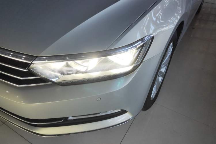 Used Volkswagen Magotan 2019 330TSI DSG Leading Edition China V Standard