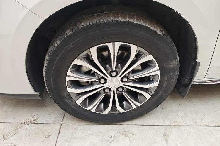 Used Buick GL8 2023 Land Executive Class Smart Enjoyment Model Left Front Wheel Hub