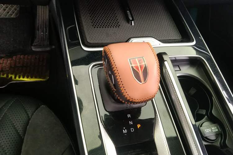 Used Hongqi HS5 2023 2.0T Qixiang Pro Edition Gear Lever