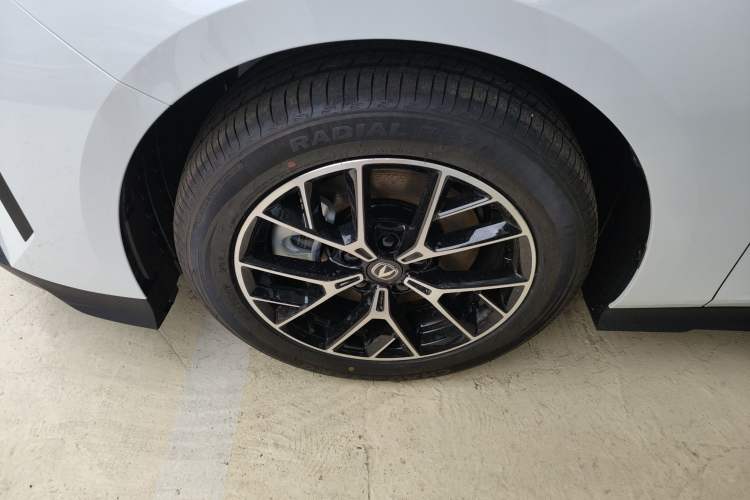 Used Changan UNI-V iDD 2024 Blue Whale Smart Electric iDD 136km Smart & Fun Model
