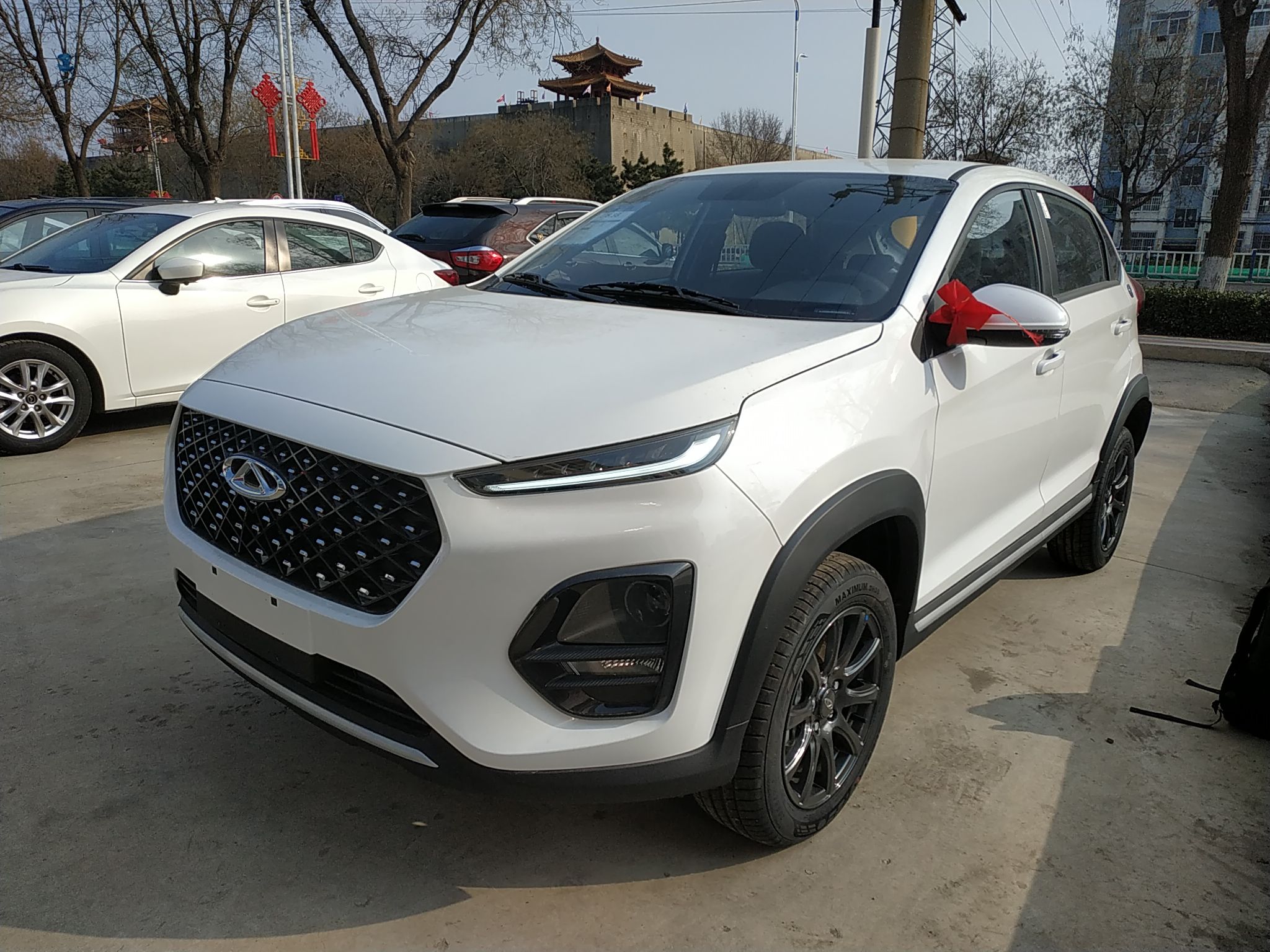 Под передней частью автомобиля