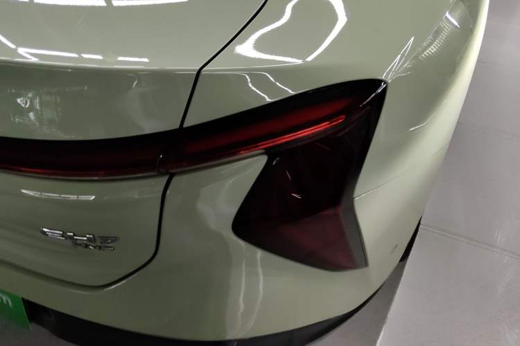 Used Hongqi EH7 2024 690 Pro Right Rear Taillight