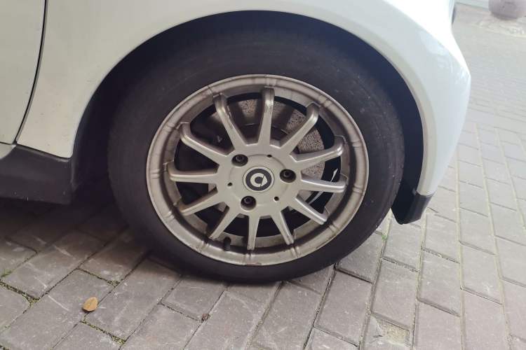 Used smart fortwo 2012 1.0 MHD Hardtop Standard Edition Right Front Wheel Hub