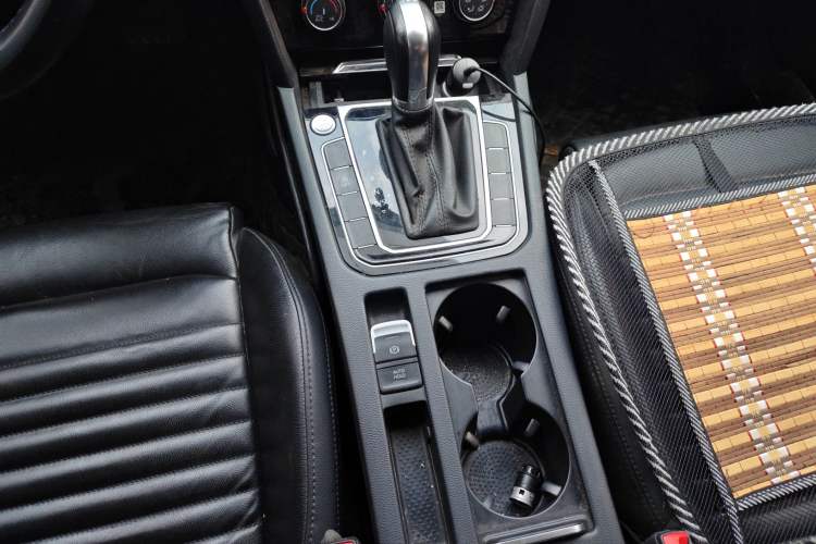 Used Volkswagen Magotan 2018 330TSI DSG Advanced Model Gear Lever