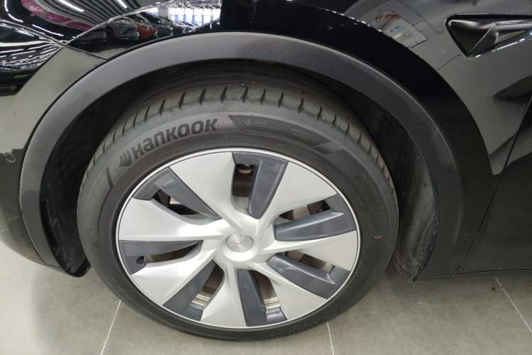 Used Tesla Model Y 2021 Long-Range All-Wheel-Drive Version 3D7