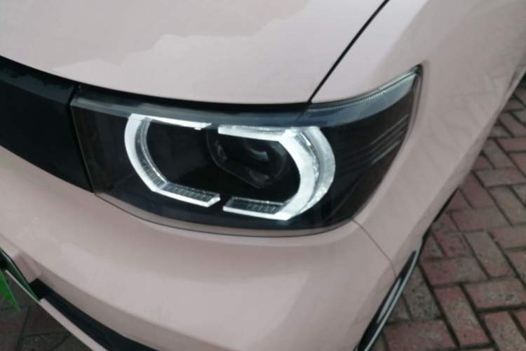 Used Wuling Hongguang MINIEV 2021 Macaron Fashion Edition Lithium-Ion Battery Left Front Headlight