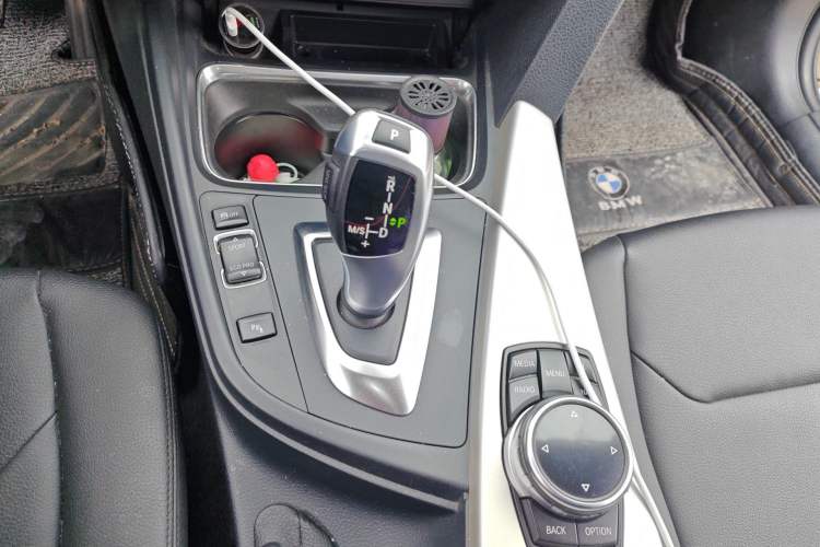 Used BMW 3 Series 2015 320Li Luxury Edition Fashion Model Gear Lever