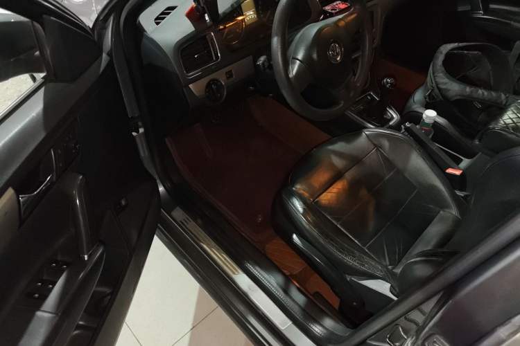 Used Volkswagen Lavida 2013 Revised Classic 1.6L Manual Fashion Edition
