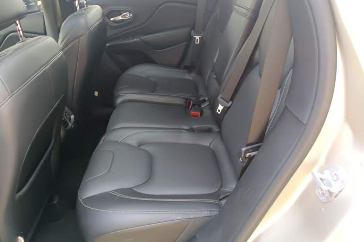 Used Jeep Cherokee 2016 2.4L Professional Smart Version