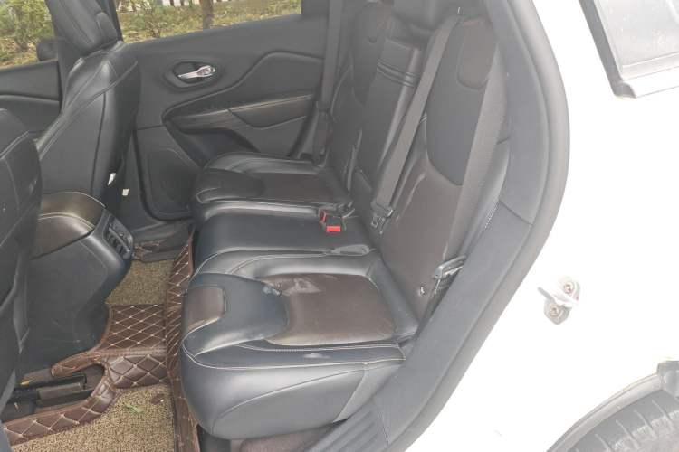 Used Jeep Cherokee 2016 2.4L Leading Edition