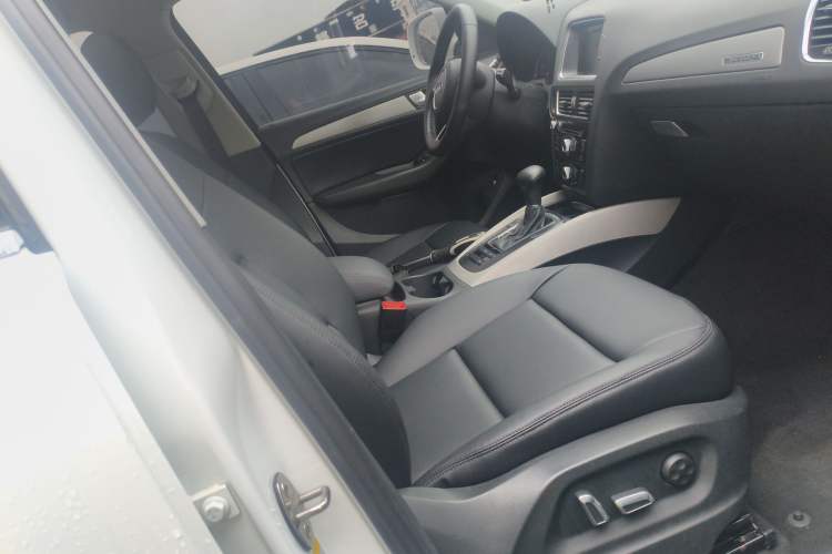 Used Audi Q5 2016 40 TFSI Trendy Edition Right Front Seat