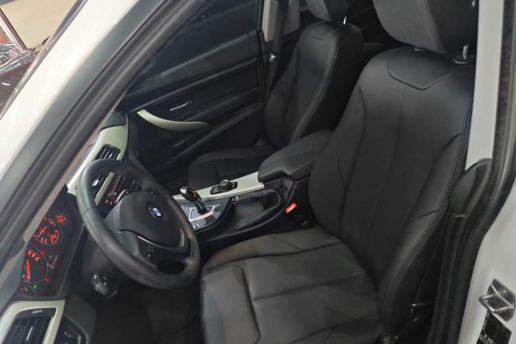 Used BMW 3 Series GT 2016 320i Fashion Model
