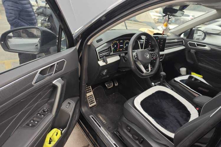 Used Volkswagen Tiguan L 2023 330TSI Automatic Two-Wheel Drive R-Line Enjoyment Edition Driver Seat