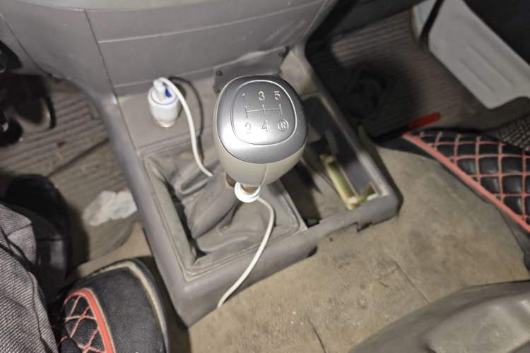 Used Jinbei Hiace 2016 2.0L Express Series Standard Version V19