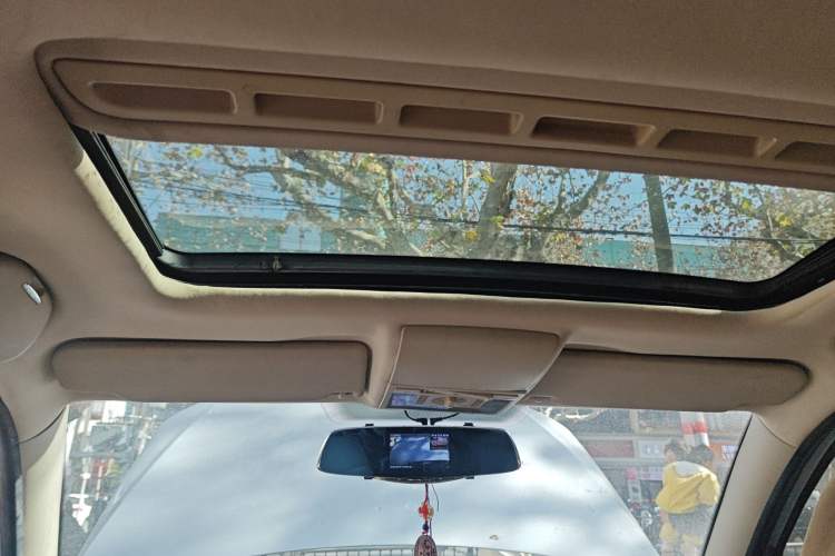 Used Volkswagen Lavida 2011 1.6L Manual - Premium Edition