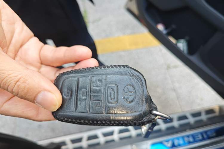 Used Toyota SIENNA 2021 2.5L Hybrid Comfort Edition