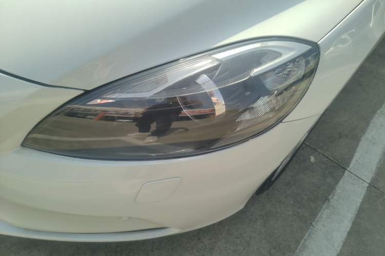 Used Volvo V40 2015 1.6T Zhiya Edition
