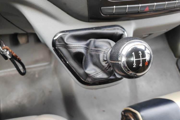 Used Foton Toano 2020 2.5T Manual Tongtu Short Wheelbase Flat Roof 5/6/7-Seater 4J25TC3