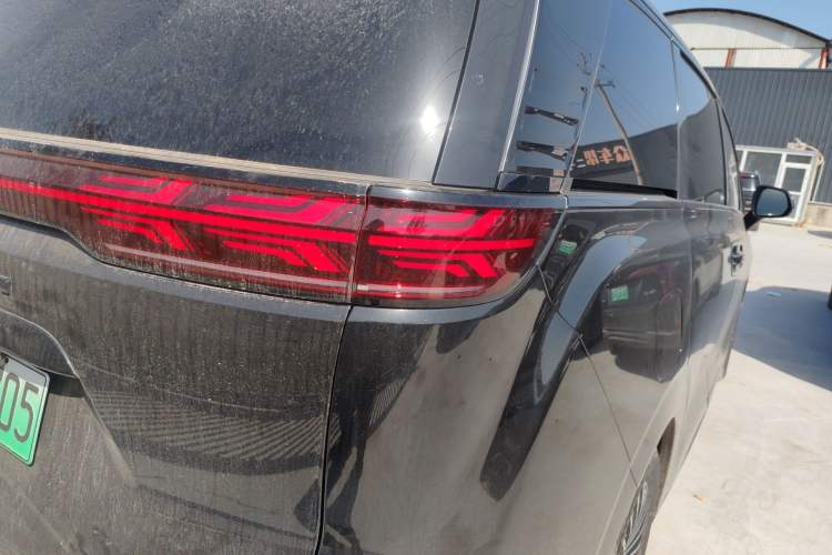 Used Denza D9 2024 DM-i 980 Four-Wheel Drive Prestige Model
