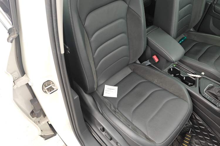 Used Volkswagen Tiguan L 2019 Updated Version 330TSI Automatic Two-Wheel Drive Panoramic Comfort Edition China VI Standard
