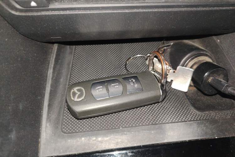 Used Mazda 3 Axela 2014 Sedan 2.0L Automatic Sport Model
