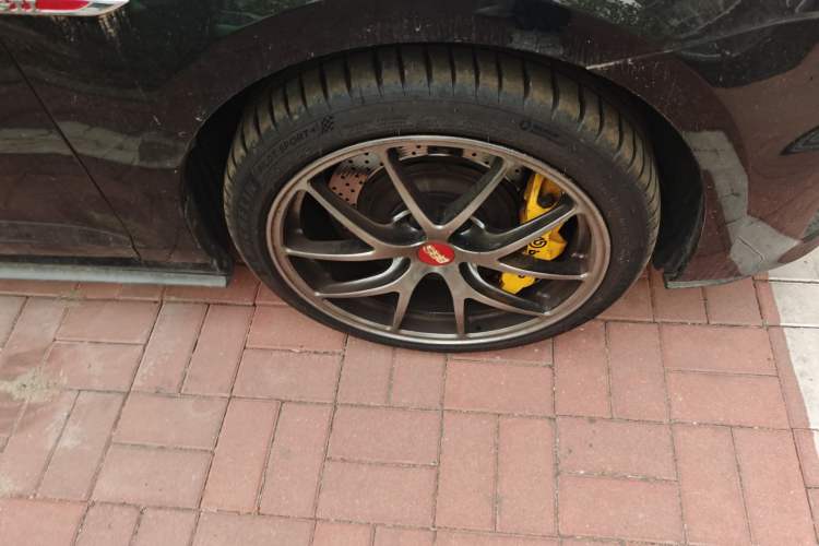 Used Volkswagen Golf GTI 2016 2.0 TSI GTI Right Front Wheel Hub