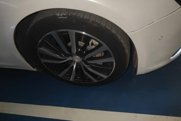 Used Maserati Ghibli 2014 3.0T Standard Edition Right Front Wheel Hub
