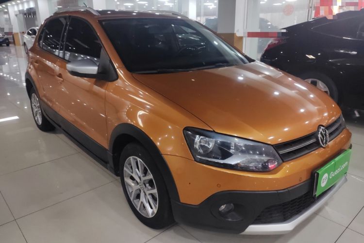 Used Volkswagen Polo 2016 1.6L Cross Polo Automatic Front Right 45 Deg