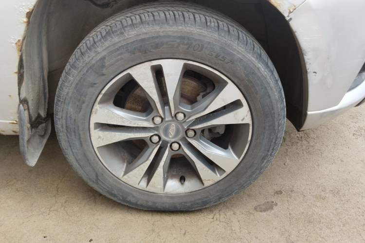 Used Chery Tiggo 3 2014 Magic Edition 1.6L Manual Fashion Version Right Front Wheel Hub