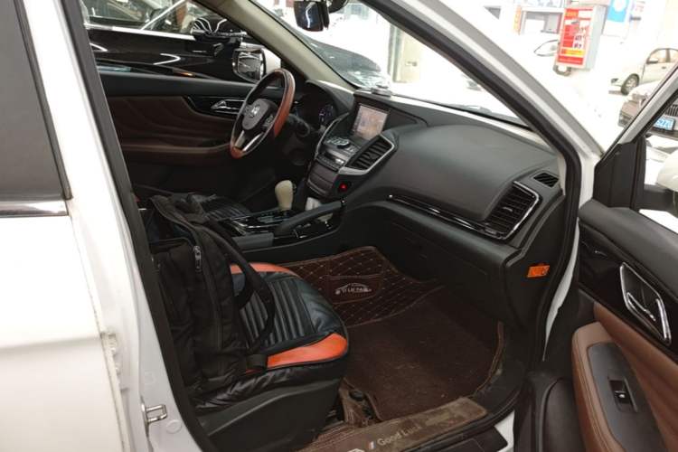 Used Dongfeng Aeolus AX7 2018 Classic 1.6T Automatic Luxury Model
