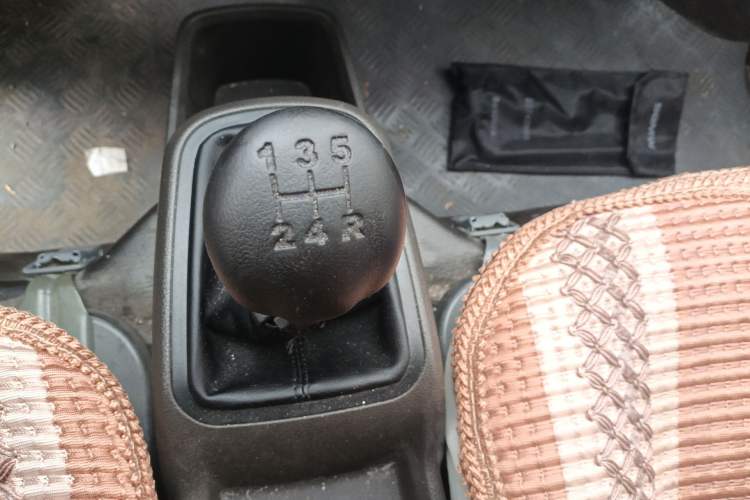 Used Wuling Rongguang S 2023 1.5L Basic Enclosed-Window Vehicle 2 Seats Gear Lever