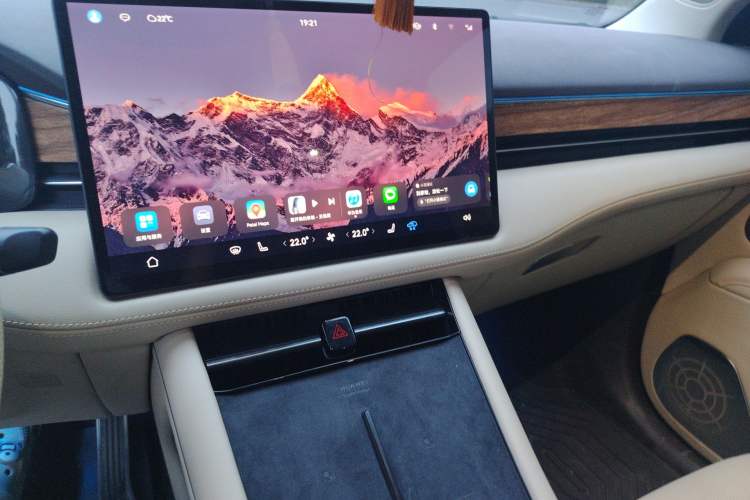 Used Hima AITO M7 2024 1.5T Rear-Drive Plus Version 5 Seats Audio And AC Panel