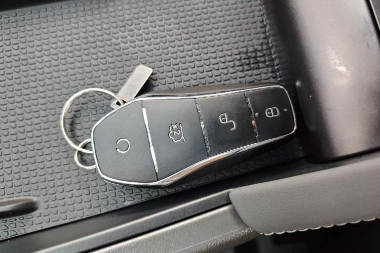 Used BYD Qin L 2025 DM-i Smart Drive 80KM Leading Model Vehicle Key