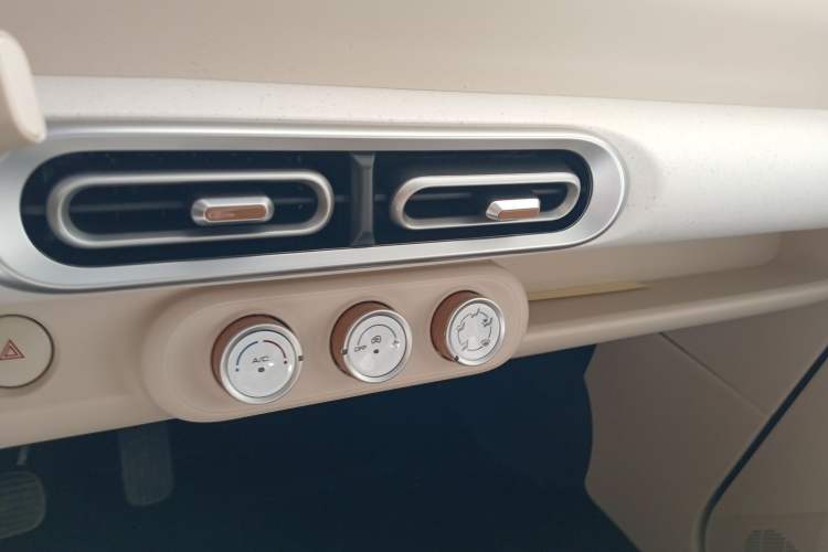 Used Wuling Hongguang MINIEV 2024 3rd Generation 215km Youth Edition