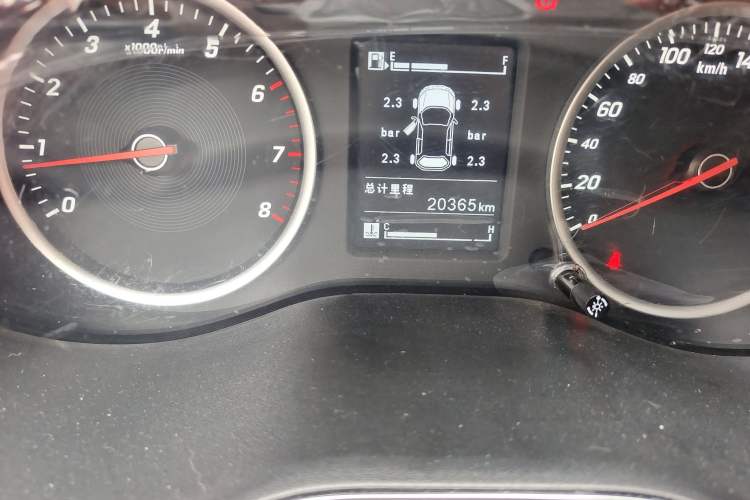 Used Baojun 730 2019 1.5L Manual Fashion Model 7-seater China VI Odometer Close Up