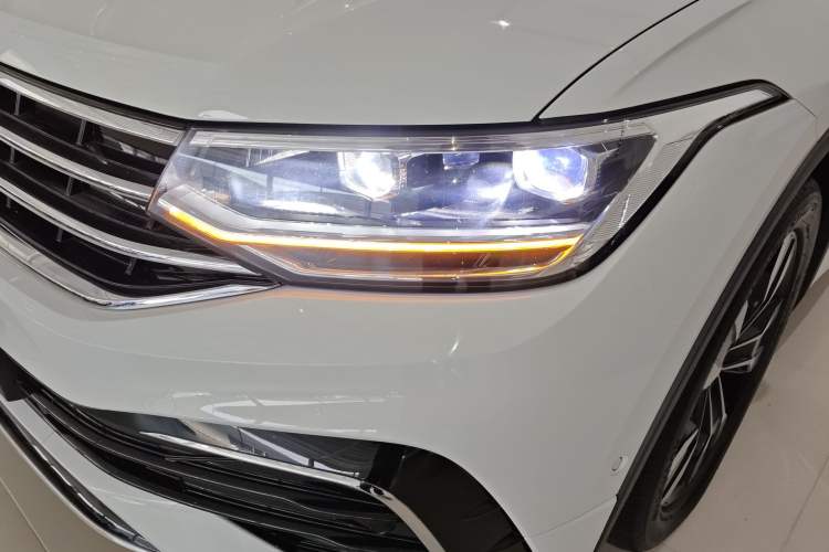 Used Volkswagen Tiguan L 2023 330TSI Automatic Two-Wheel Drive R-Line Enjoyment Edition
