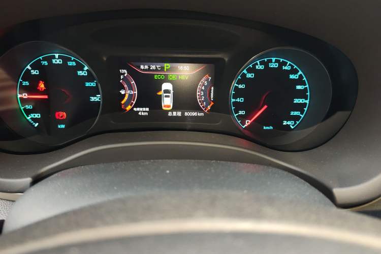 Used BYD Song New Energy 2017 Song DM 1.5TID All-Wheel Drive Luxury Model Odometer Close Up