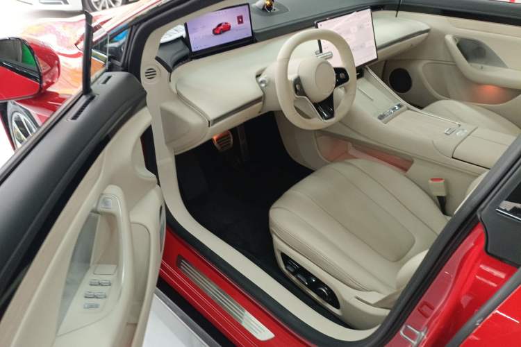 Used Hima Luxeed S7 2025 785 km Ultra