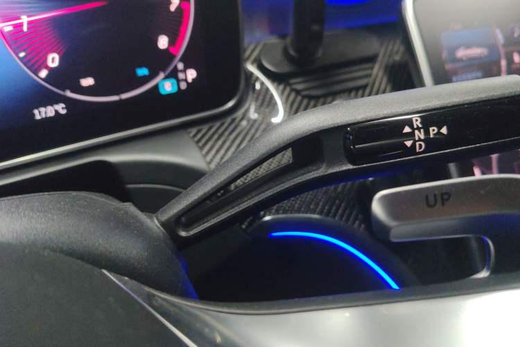 Used Mercedes-Benz C-Class AMG 2024 AMG C 43 4MATIC Special Edition Gear Lever