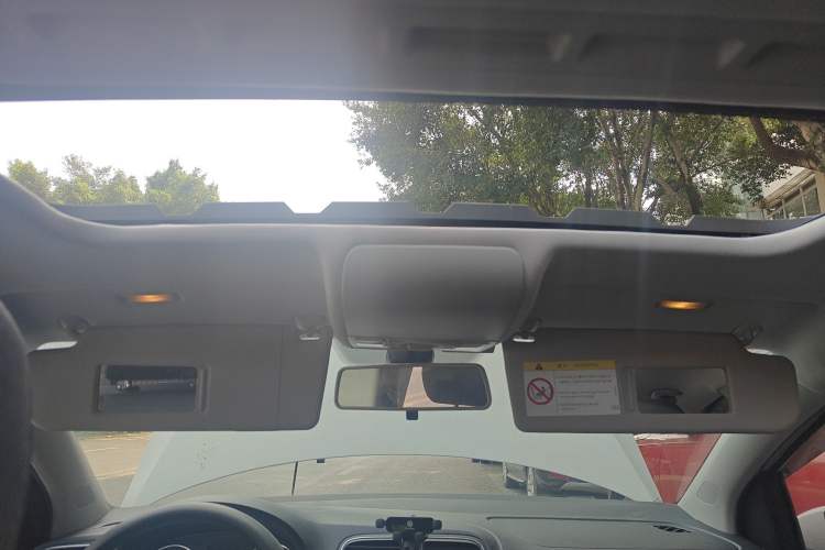 Used Volkswagen Polo 2014 1.6L Automatic Comfort Edition Headliner