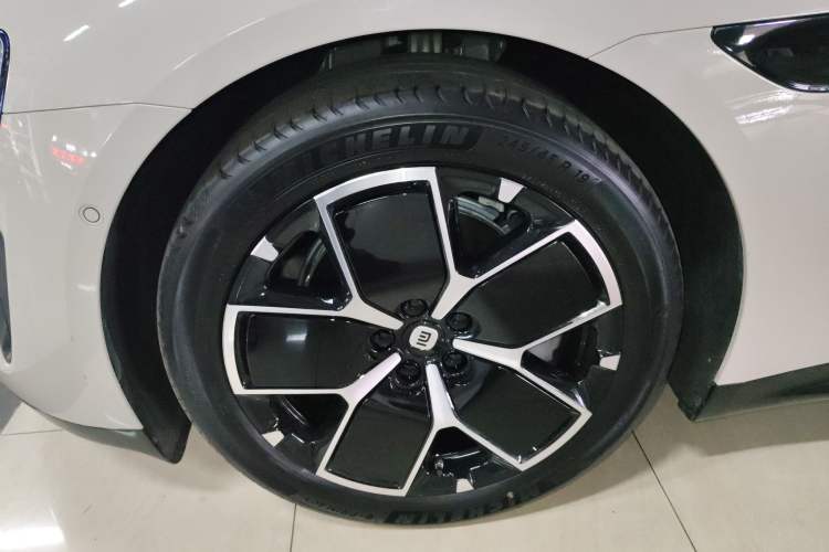 Used Xiaomi Auto SU7 2024 Rear-Drive Long-Range Intelligent Driving Version