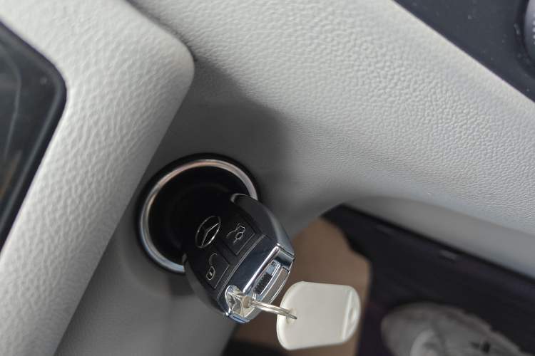 Used Mercedes-Benz R-Class 2017 R 320 4MATIC Business Edition Prestige Model
