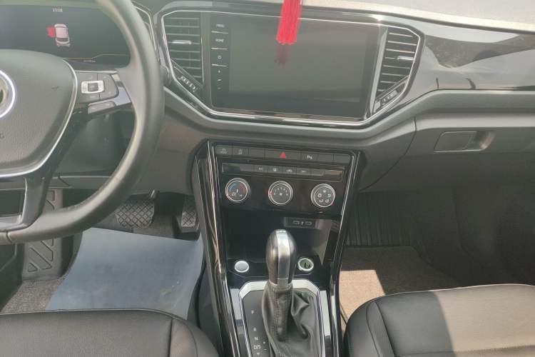 Used Volkswagen T-ROC 2022 280TSI DSG Two-Wheel Drive Comfort PLUS Audio And AC Panel