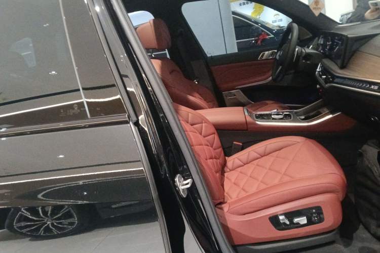 Used BMW X5 2023 xDrive 40Li M Sport Night Edition Package