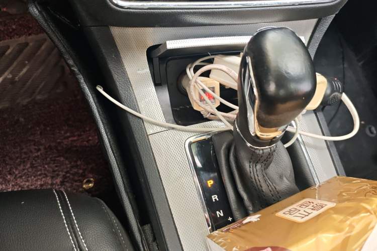 Used Roewe RX5 2016 20T Two-Wheel Drive Automatic Flagship Edition Gear Lever