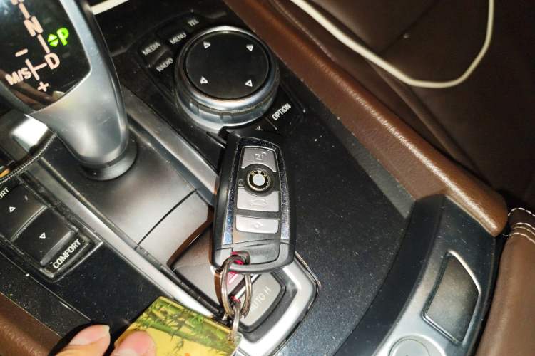 Used BMW 5 Series GT 2014 528i Luxury Edition Vehicle Key